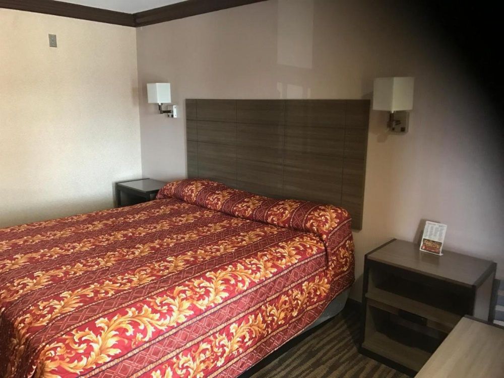 King Room - Non-Smoking